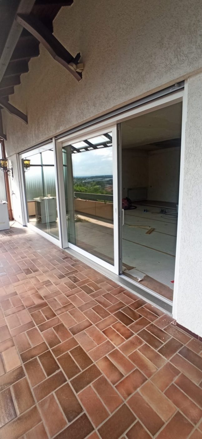 Wohnraum mit Terrassenübergang – WB Bauelemente Referenz
